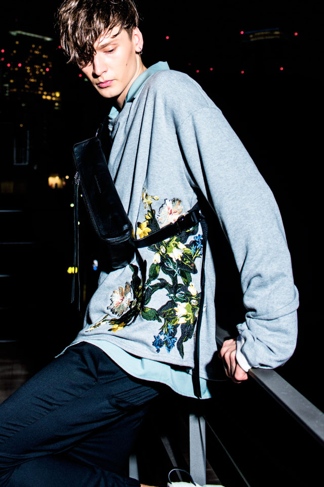 Licht Bestreben(リヒト・ベシュトレーベン) 花柄刺繍スウェットプルオーバー(FLOWER EMBROIDERY SWEAT PO  LB19SS-PO01-FW)の通販−公式取り扱いセレクトショップ ALuvous/一万円以上送料無料