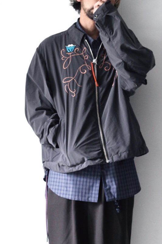 soe(ソーイ) / スウィングトップジャケット<EMBROIDERED JACKET / 1203