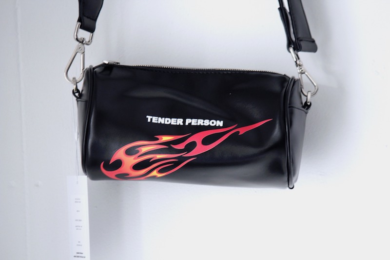 TENDER PERSON 革バッグ