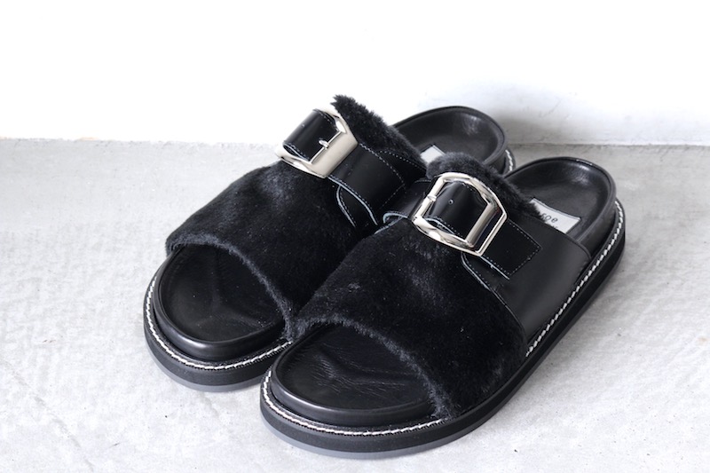soe(ソーイ) / ファーサンダル<ONE BACKLE FUR SANDAL / 1201-02-003