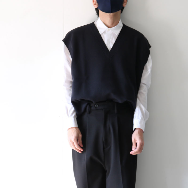STUDIO NICHOLSON / 12GG MERINO KNIT VEST | misspockets3.com