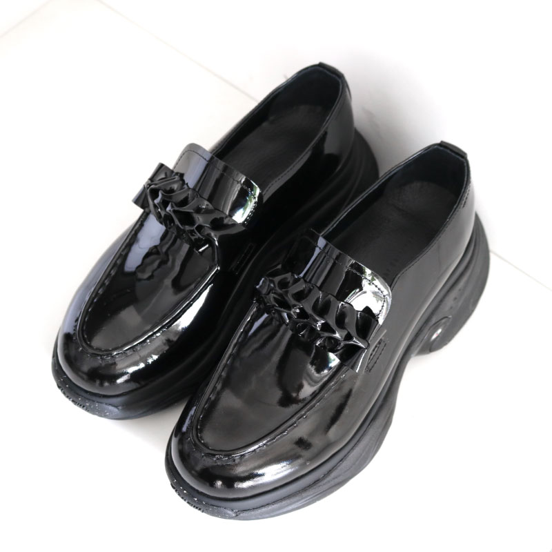 Licht Bestreben / Vibram厚底エナメルローファー 22AW 日本超安い
